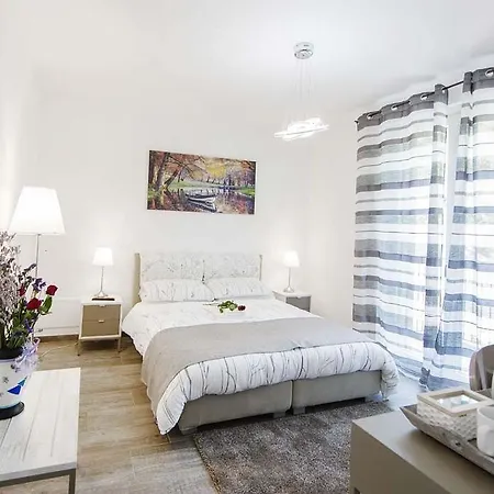 Stella Maggiore Couette-café